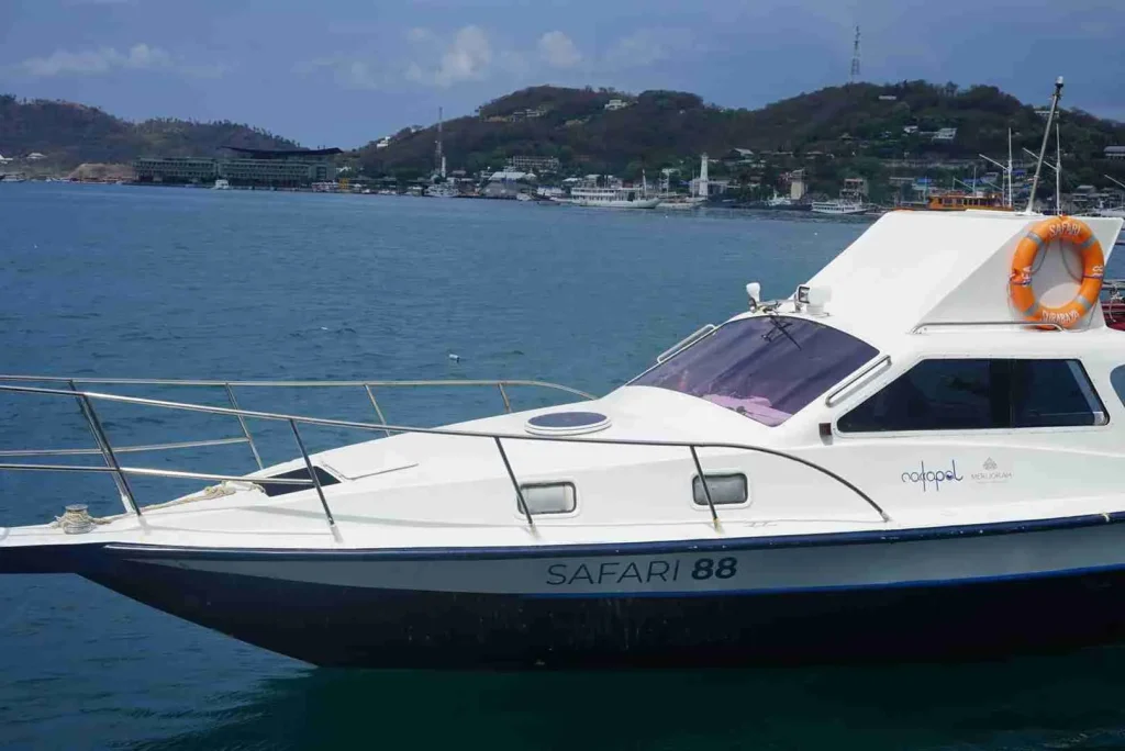 Labuan Bajo Harbor Departure Guide 2027: Where Liveaboards Board, Check-In Times & What to Bring