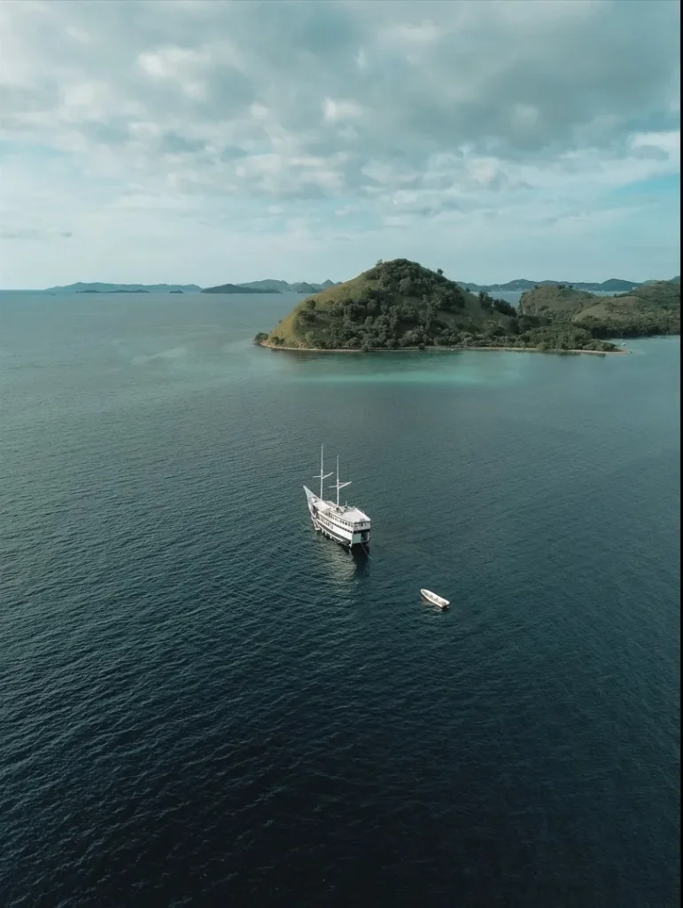 Best Labuan Bajo Liveaboard for Beginners 2027: A First-Timer’s Guide