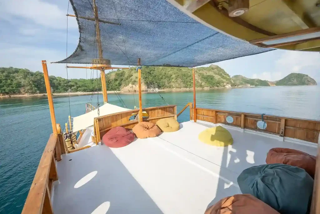 Komodo Liveaboard Itinerary 2027: 2D1N vs 3D2N vs 4D3N — Day by Day