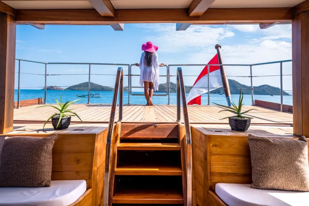 Labuan Bajo Liveaboard Pros and Cons: An Honest Look from the Wheelhouse