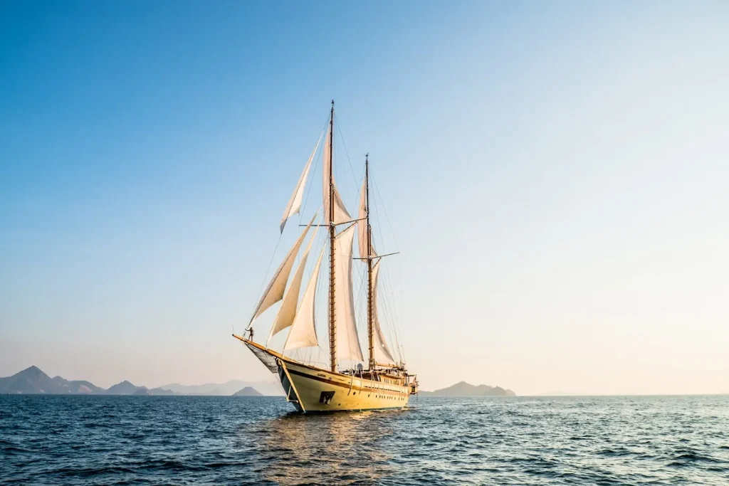 Full Boat Charter & Group Booking in Labuan Bajo 2027: When the Whole Boat Wins