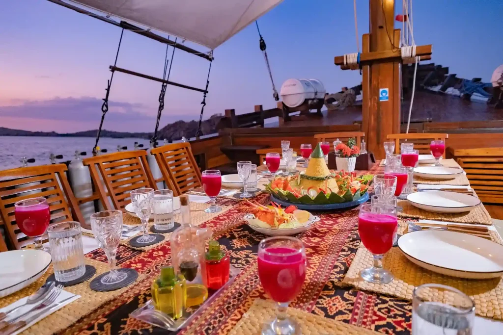 Which Labuan Bajo Liveaboards Have the Best Food? What Onboard Chefs Actually Cook